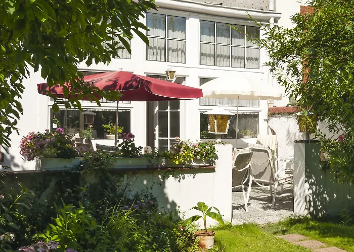 Hotel Am Berg Francoforte sul Meno